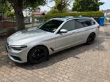 BMW 520d Touring A - - BMW 520: Silber