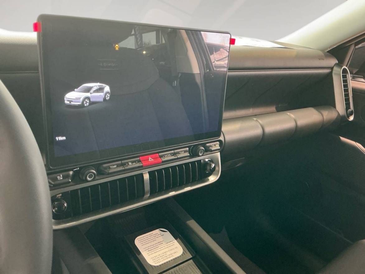 Fahrzeugabbildung Hyundai IONIQ 3 (MY27) 61 kWh (135 PS) Trend Elektro Kom