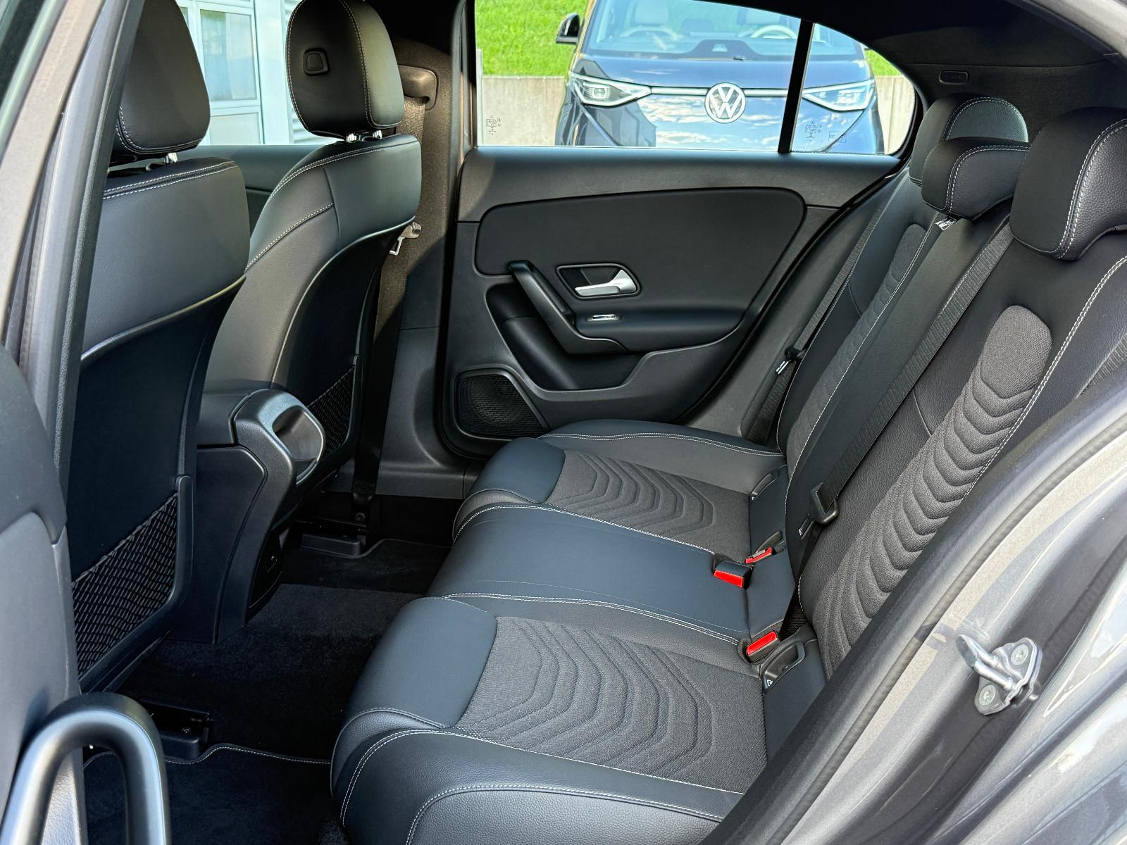 Mercedes-Benz A-Class d Advanced Aut LED SHZ Navi Kamera T-Leder, миниатюра 20
