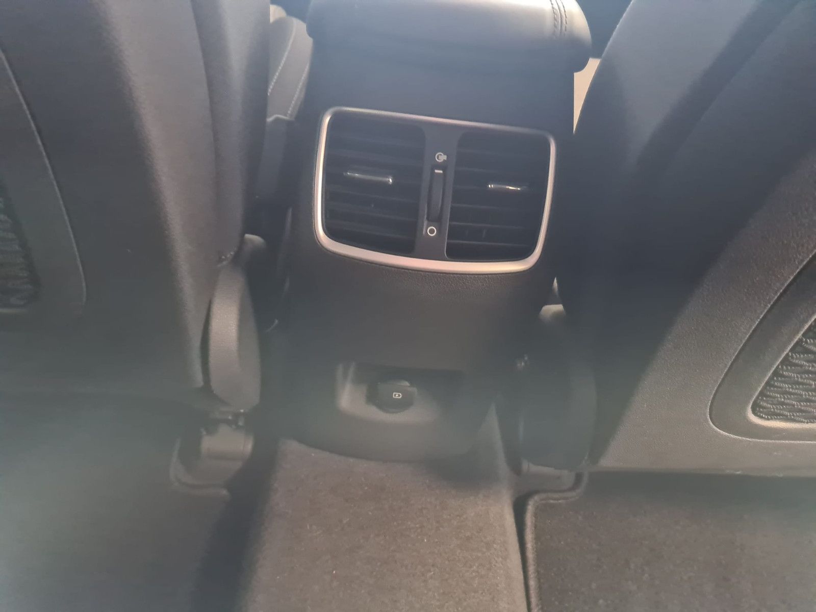 Fahrzeugabbildung Hyundai Tucson Trend 2WD / LED / KRELL / DAB / KAMERA