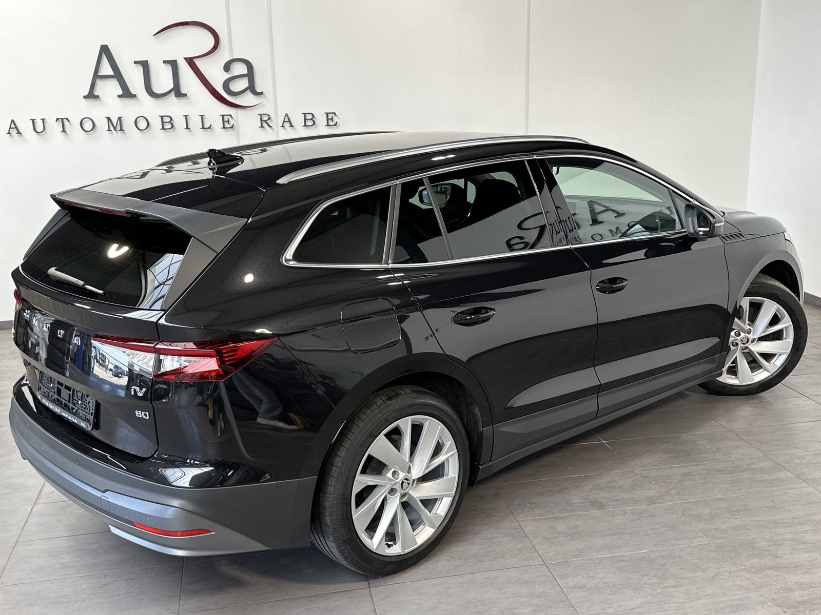 Fahrzeugabbildung SKODA Enyaq 80 Suite Drive Sport NAV+LED+20ZO+KAM+ACC