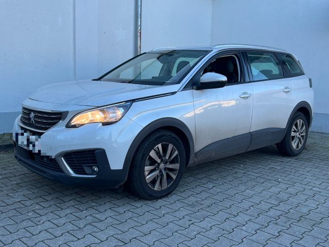 Peugeot 5008 PureTech 130 Active 7-Sitzer Leder Kamera