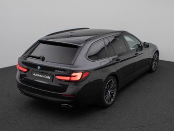 Fahrzeugabbildung BMW 530e Panorama Kamera Laser HUD DAB H/K ACC AHK