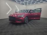 Ford Focus Lim. ST-Line, Top Ausstattung, gepflegtes - Ford Focus: Rot