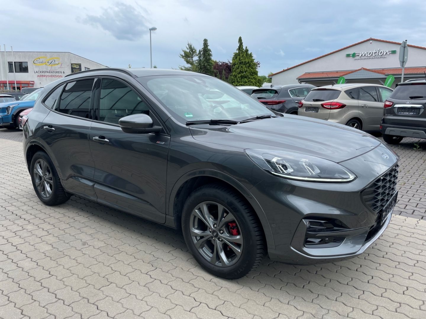 Fahrzeugabbildung Ford Kuga ST-Line X LED B&O elek Sitze und Heckkl
