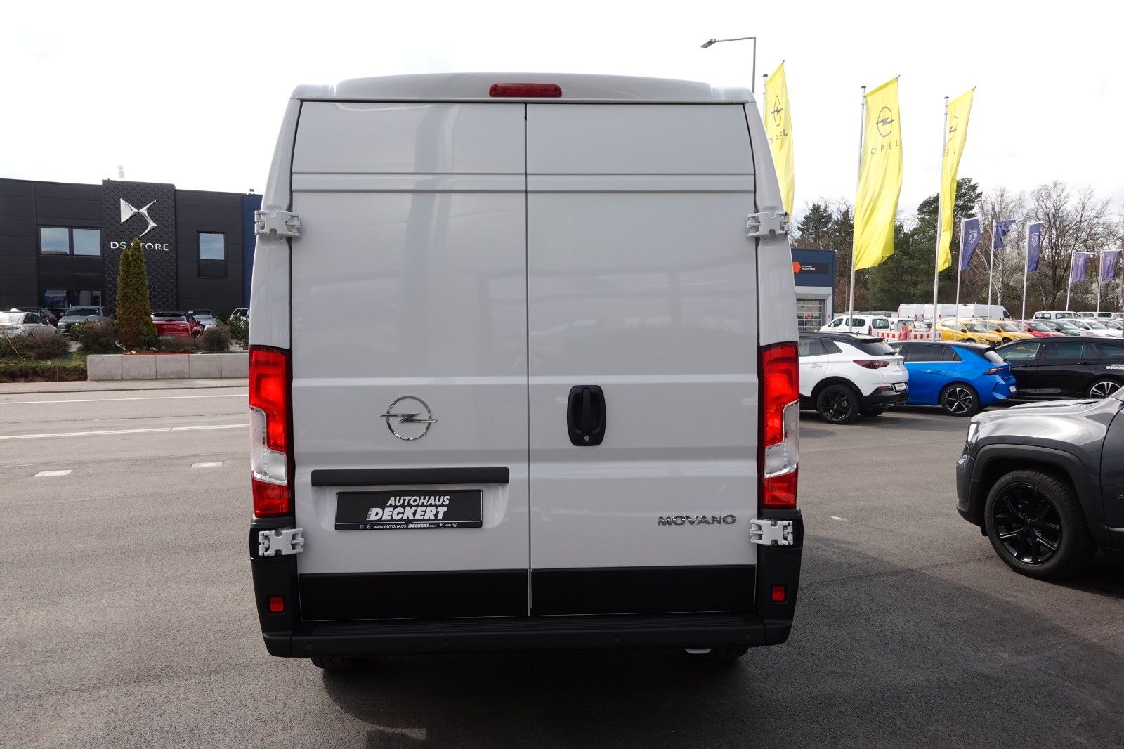 Fahrzeugabbildung Opel Movano Cargo L2H2 2.2 Diesel 103 kW