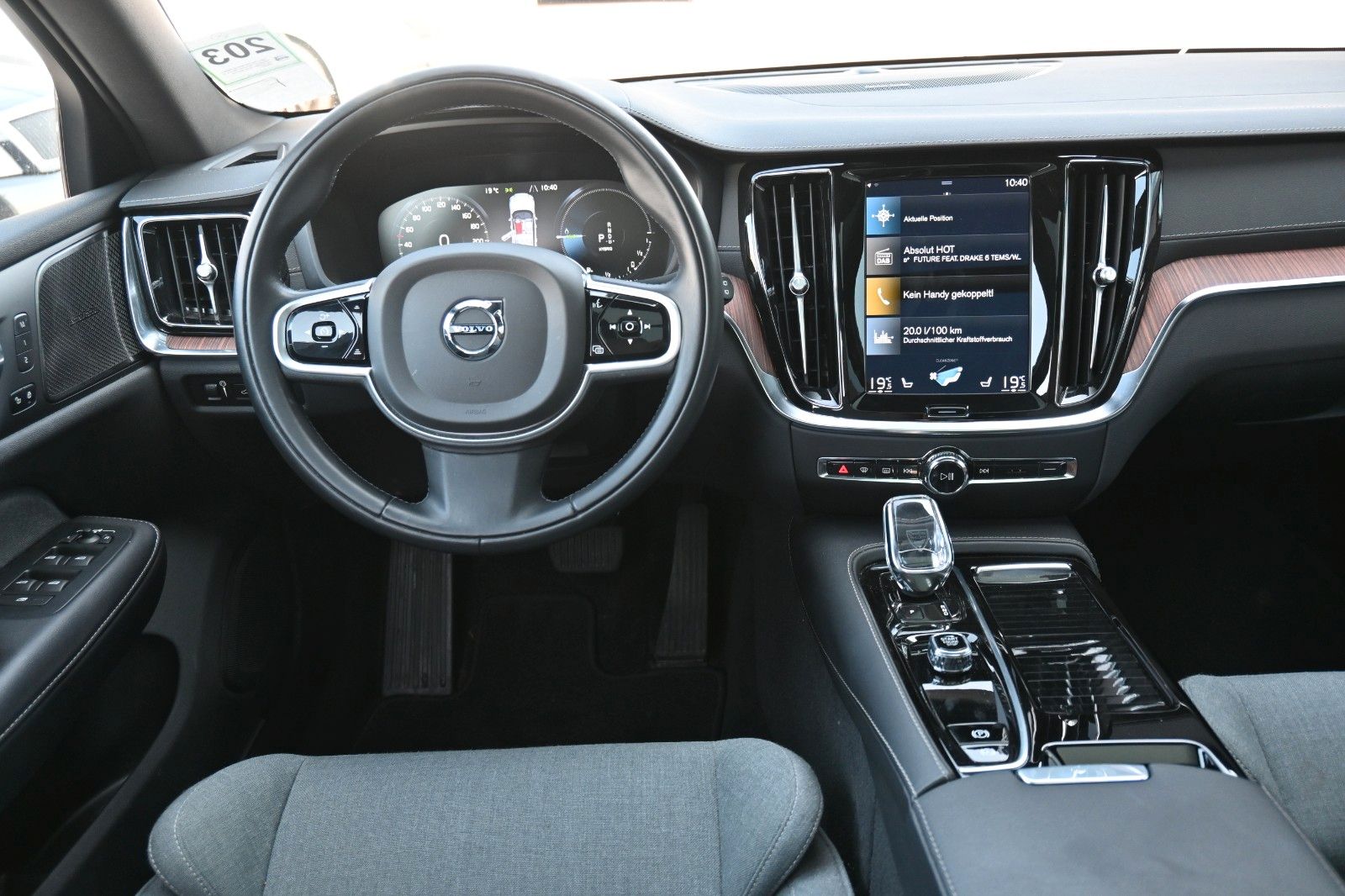 Fahrzeugabbildung Volvo V60 T6 Inscription AWD PHEV H&K*PANO*RFK*AHK*