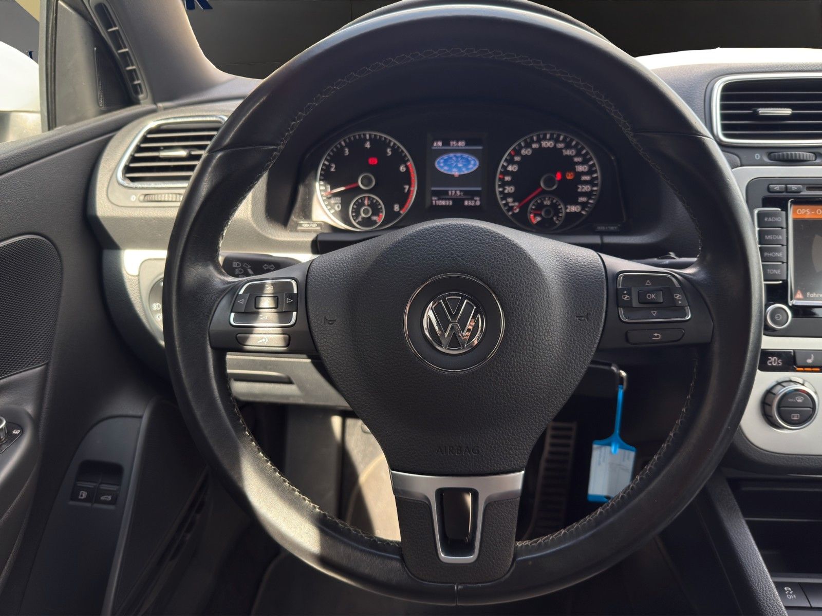 Fahrzeugabbildung Volkswagen Eos Sport&Style *Pano*Kamera*Bi-Xen*Parklenkass*
