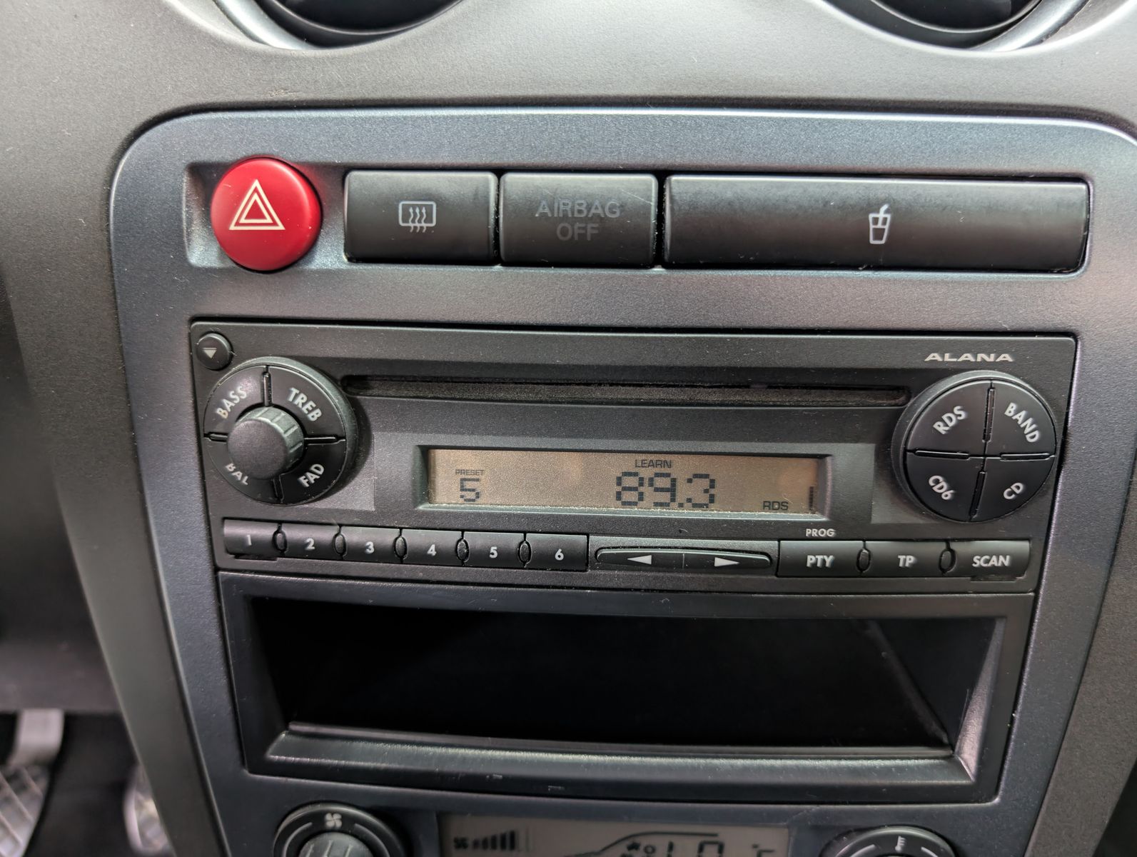 Fahrzeugabbildung SEAT Ibiza 1.6 Sport Edition TÜV*KLIMA*16" ALU