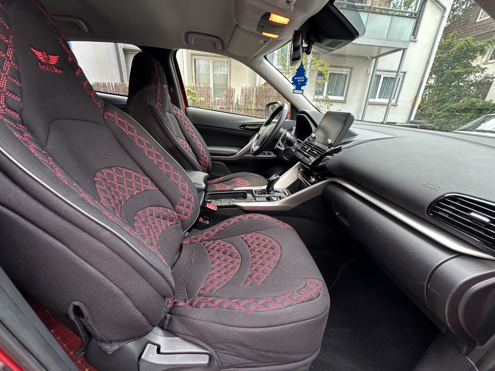 Fahrzeugabbildung Mitsubishi Eclipse Cross 4x4 Hybrid(Benzin/Elektro) Aut/AHK
