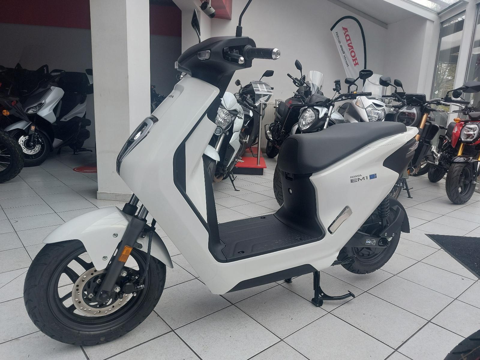 Honda EM1