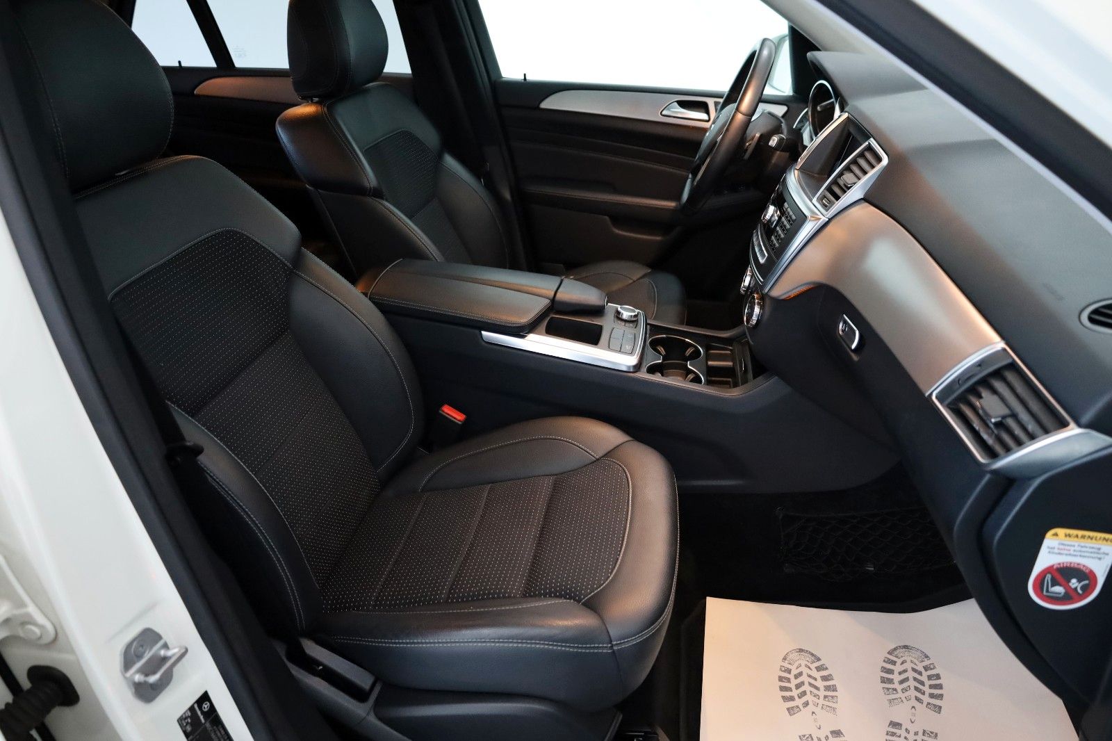 Fahrzeugabbildung Mercedes-Benz ML 250 CDI BT T.Leder,Navi,SD,SH,Park Assist,AHK