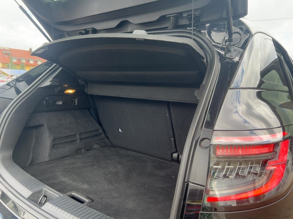 Fahrzeugabbildung Renault Austral Techno Esprit Alpine Mild Hybrid 160 Aut - mit KI generiert/bearbeitet