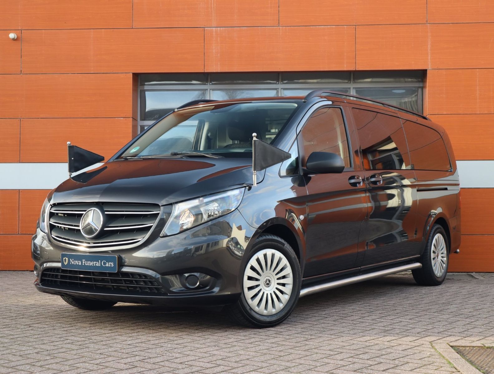 Mercedes-Benz Vito 4 SARGE Bestattungswagen Netto € 39.500