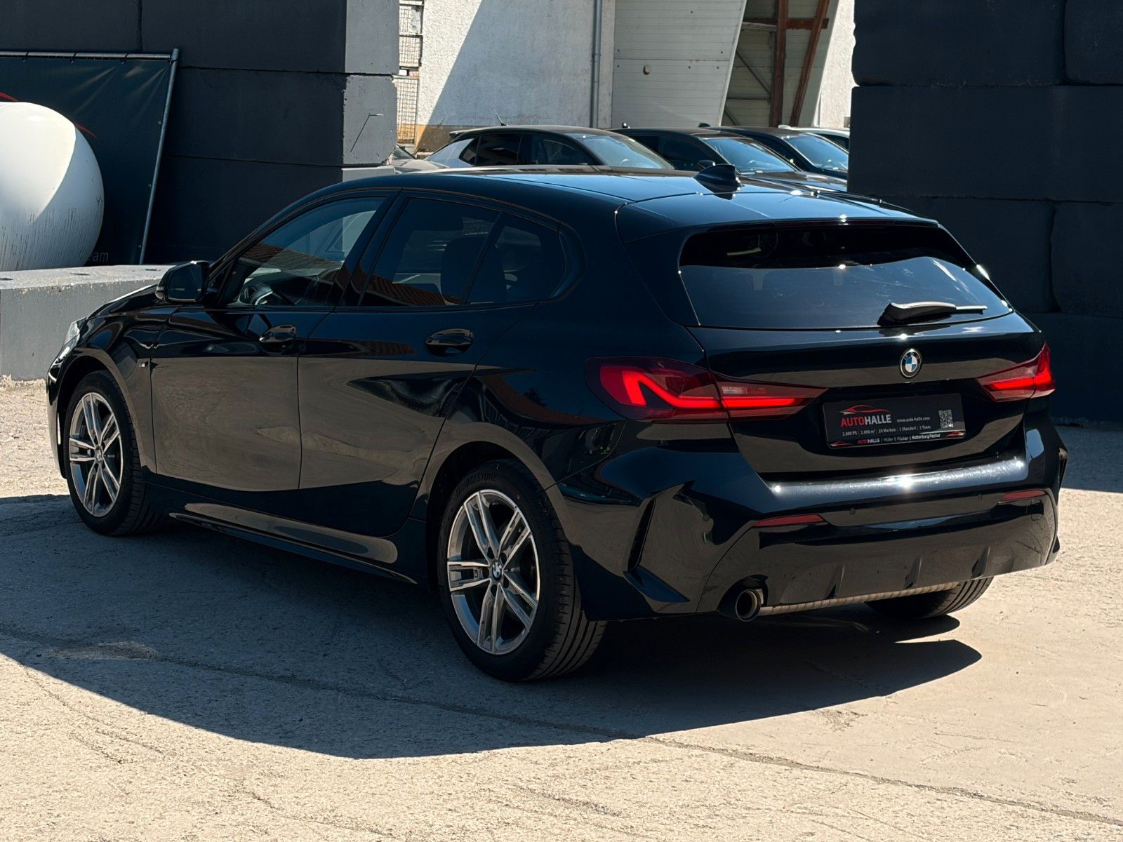 Fahrzeugabbildung BMW 118i M Sport Autom SHZ LHZ Hifi Amb Navi CarPlay