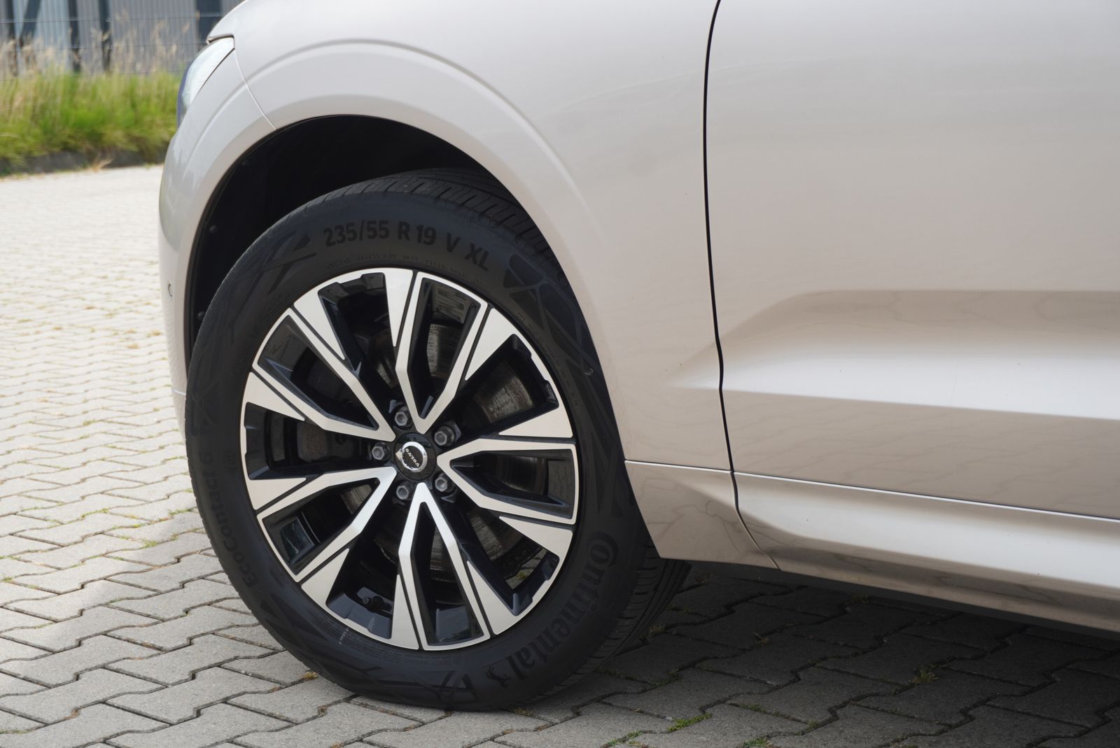 Volvo XC60 Plus Dark Pano Standhzg AHK Assistenz 360° foto 21