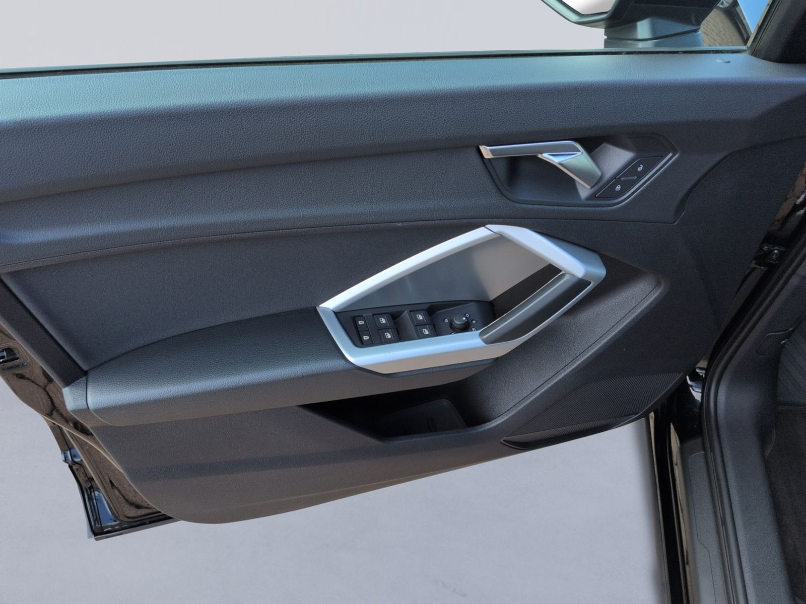 Q3 35 TFSI GRA+LED+SHZ+NAVI+18"+