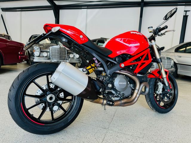 Ducati MONSTER 1100 EVO ABS -1. Hand