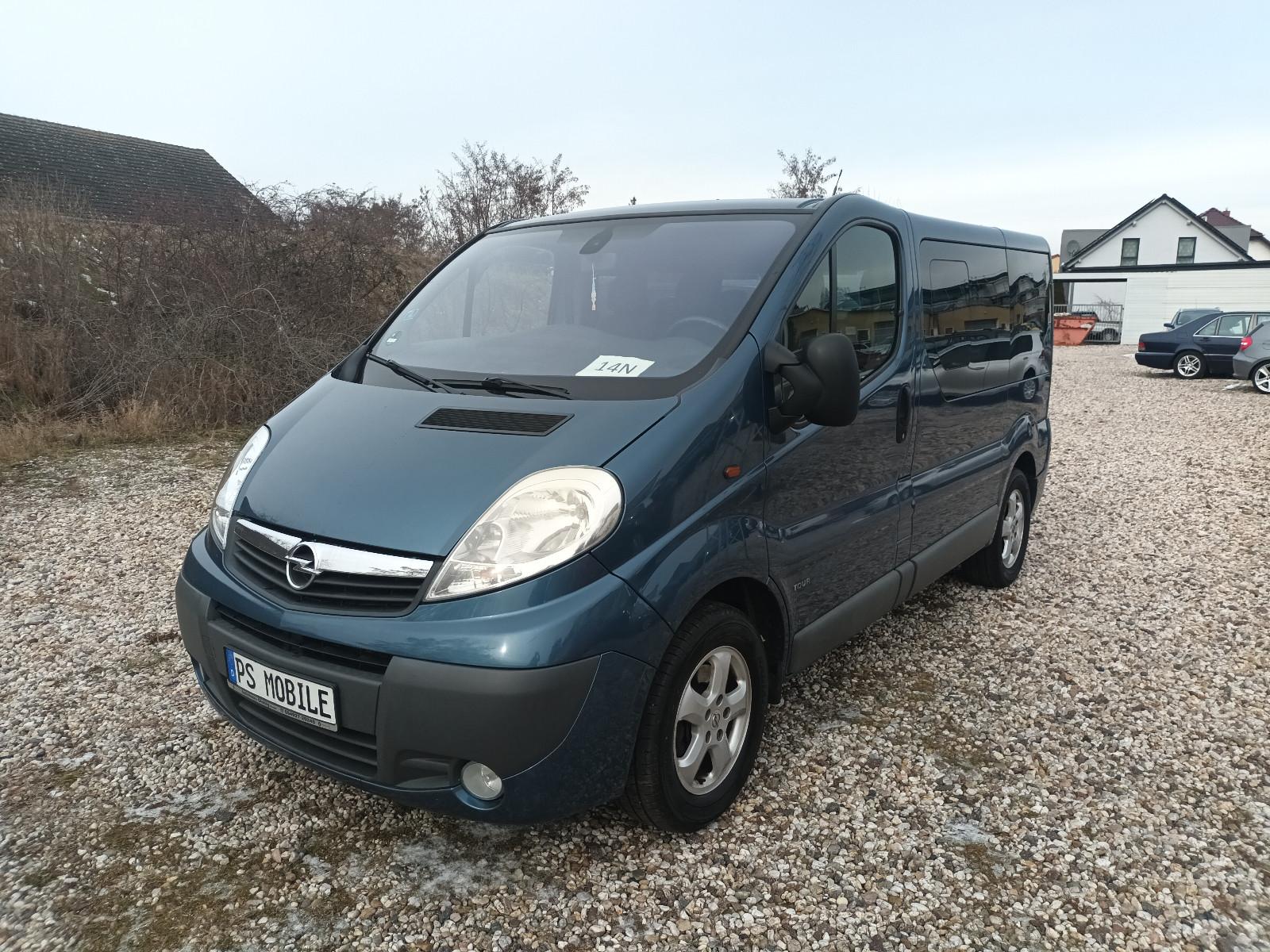 Opel Vivaro Tour, 1.Hand, AHK, PDC, Alu, Tüv Neu !!!