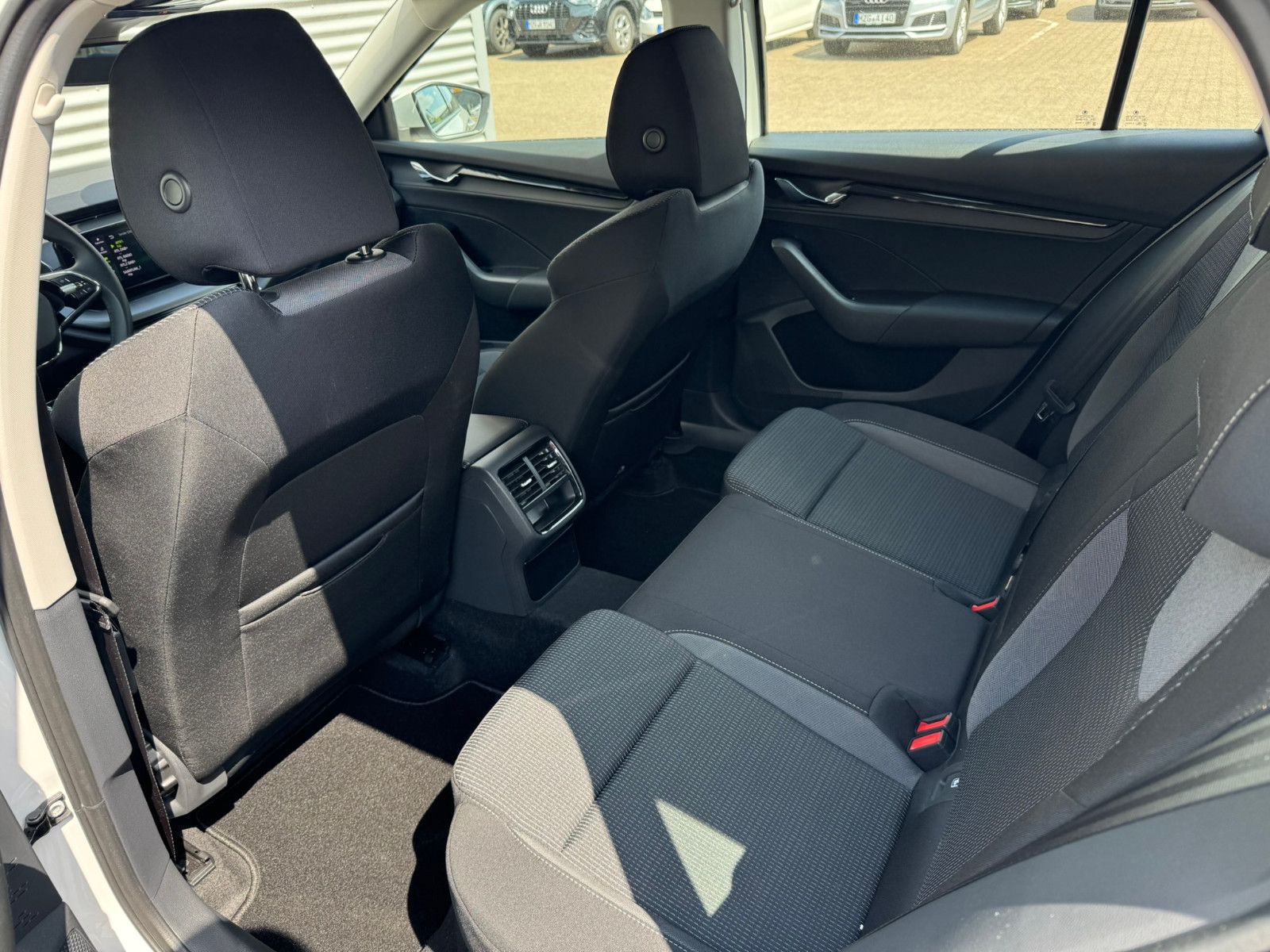 Fahrzeugabbildung SKODA Octavia Combi 1.5 TSI Climatronic Tempomat