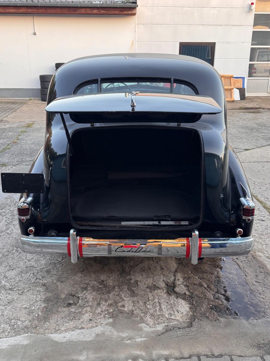Cadillac Fleetwood 75