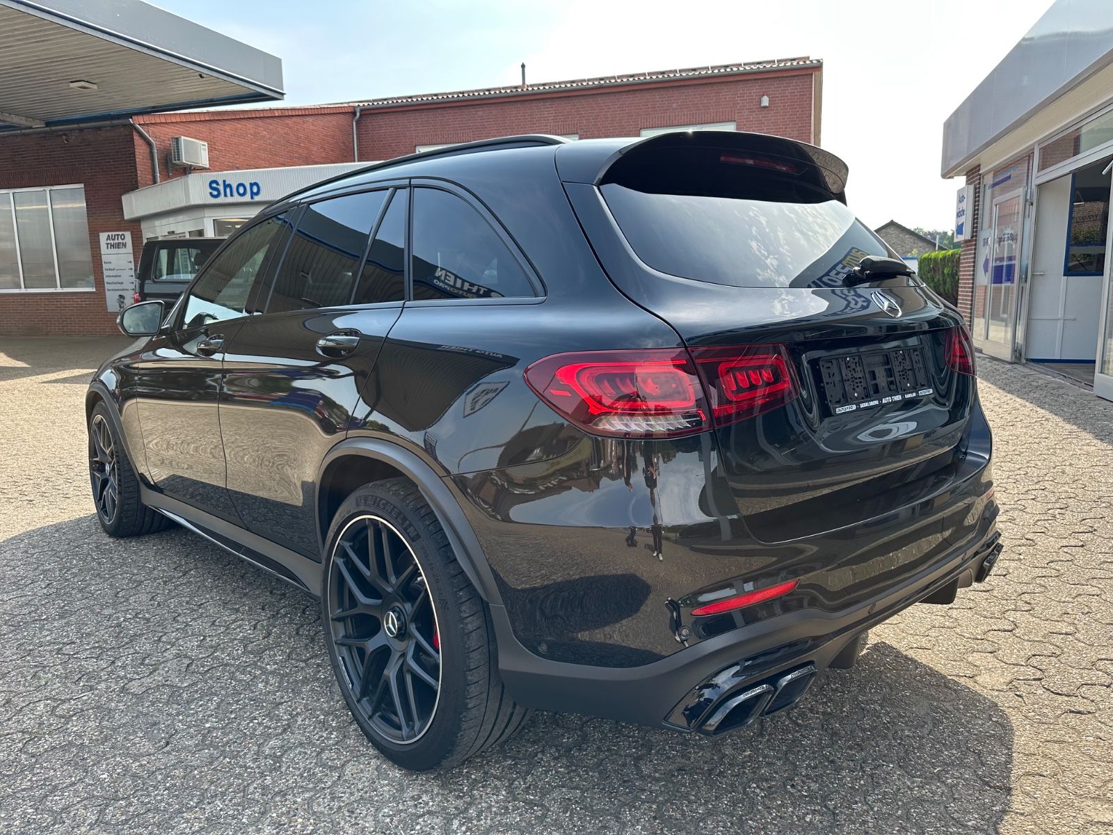 Fahrzeugabbildung Mercedes-Benz GLC 63 S AMG 4M Night/AHK/Pano/LED/360°
