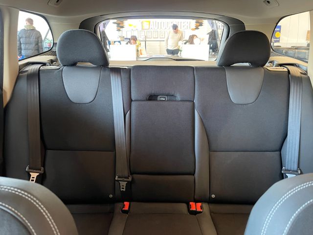 Volvo XC60 Momentum AWD *BI-XENON*PANO*NAVI*PDC*AHK*