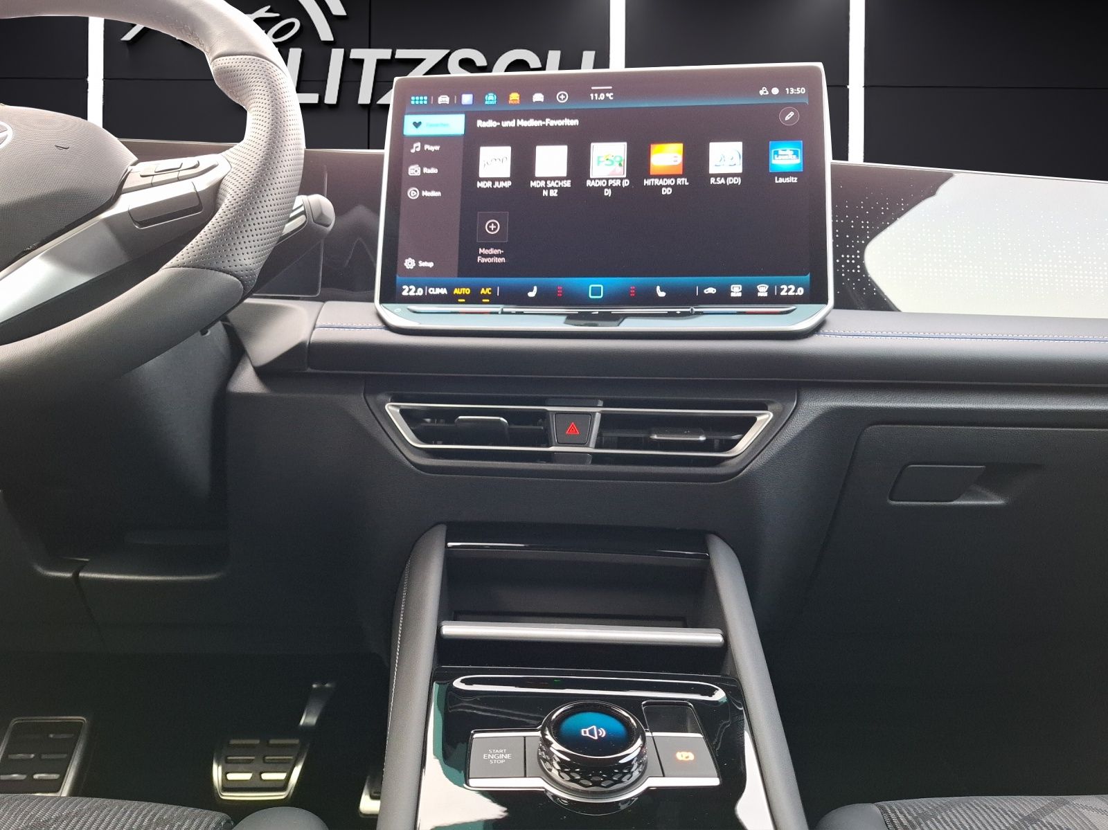 Fahrzeugabbildung Volkswagen Tiguan eTSI R-Line DSG Standhzg Matrix AHK Navi