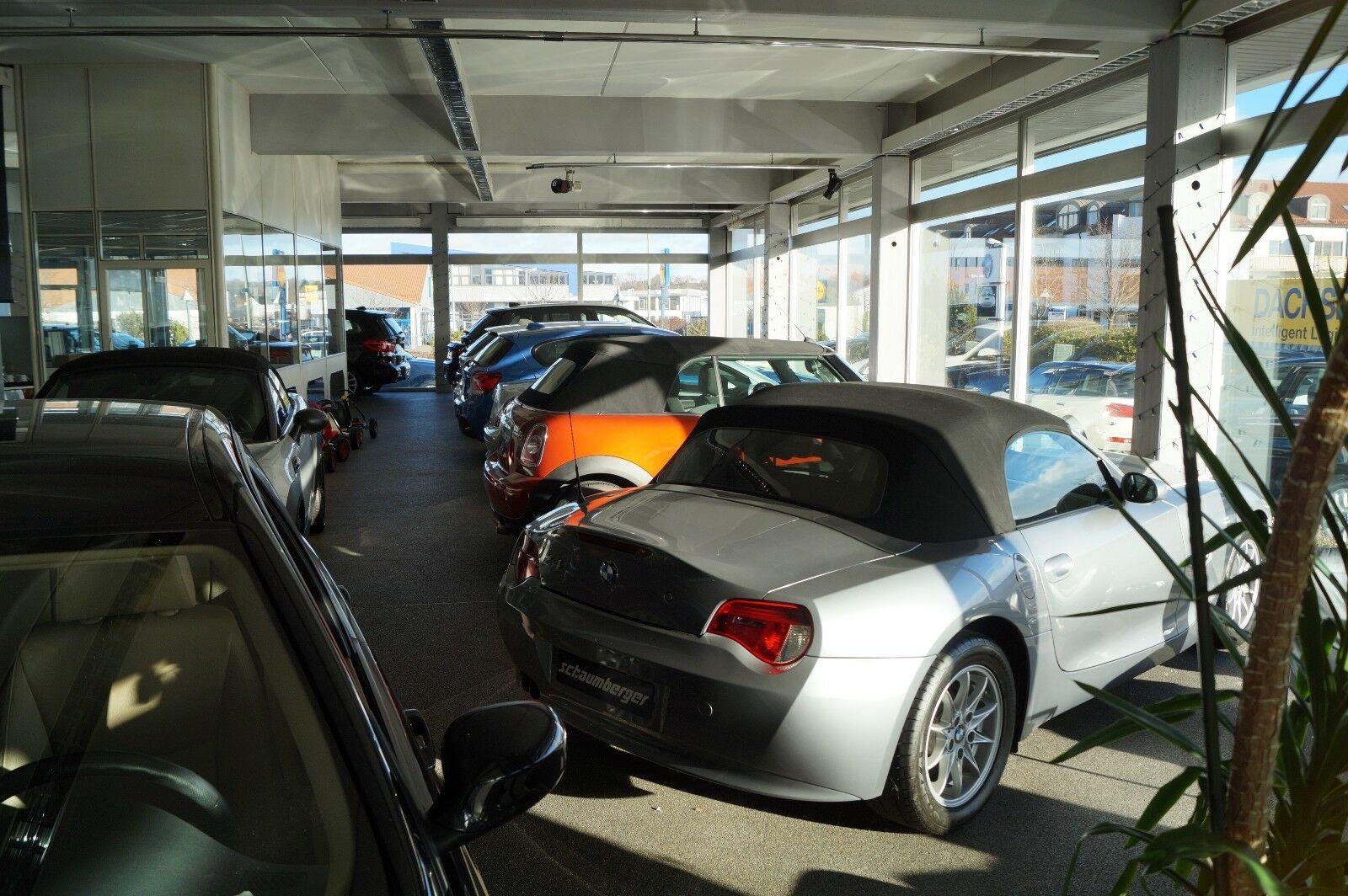 showroom-image-bottom