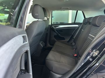 Volkswagen Golf - 9