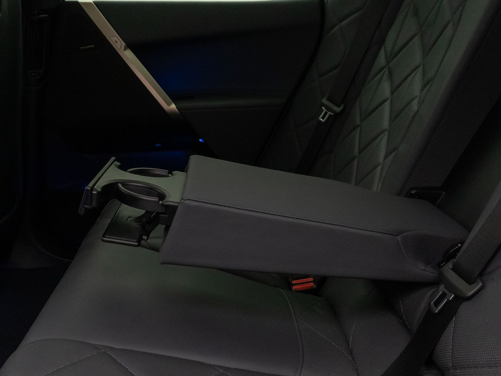 Fahrzeugabbildung BMW iX xD40 Sport SkyLounge Laser 360°DAB H/K 22Zoll