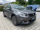 Peugeot 2008 Active 1.2 KLIMA PDC SHZ 1HAND EURO6 - Peugeot 2008 in Stuttgart