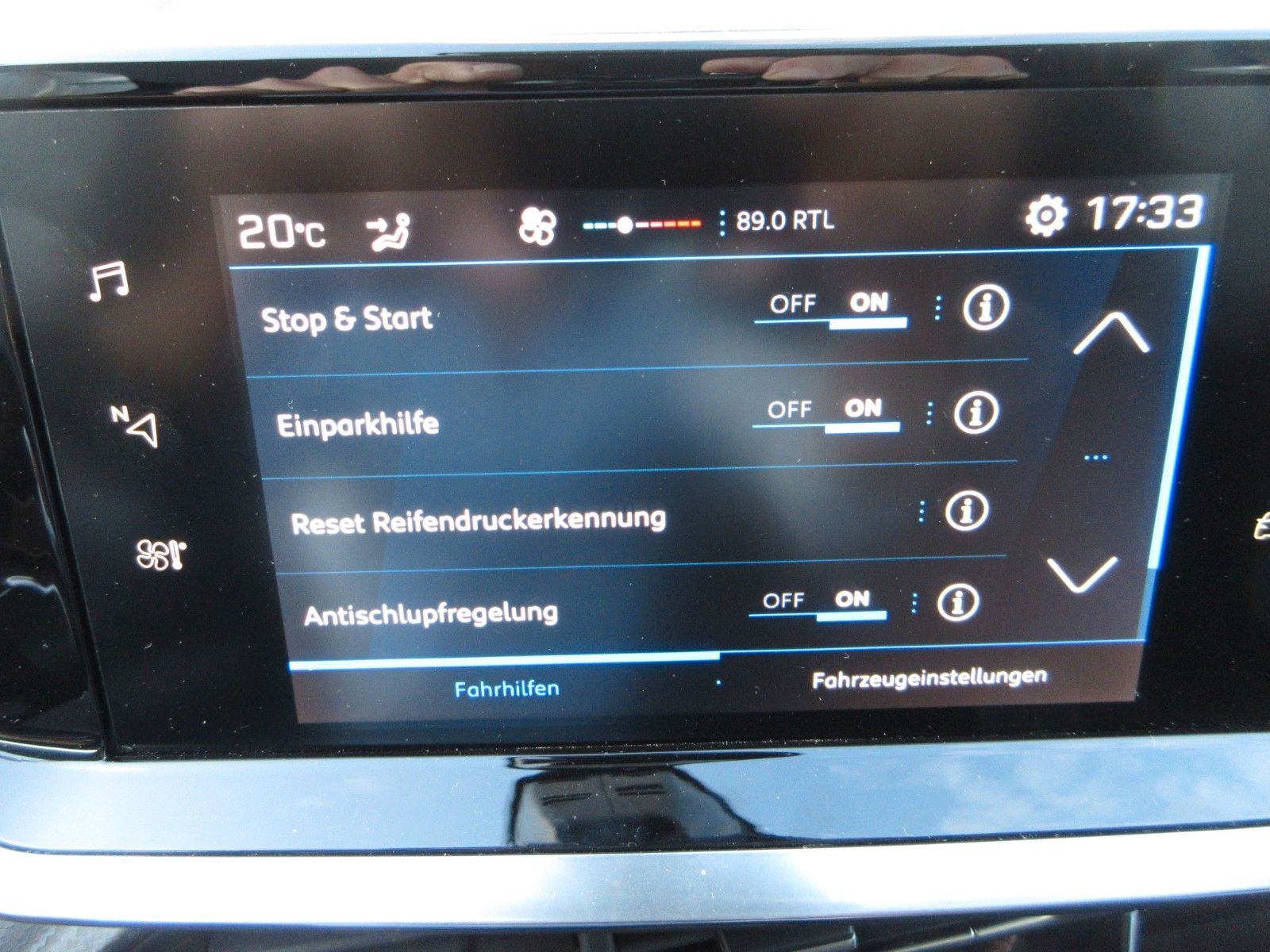 Fahrzeugabbildung Peugeot 208 Active Pack 1.2T LED/NAVI/SHZ/PDC/ALU
