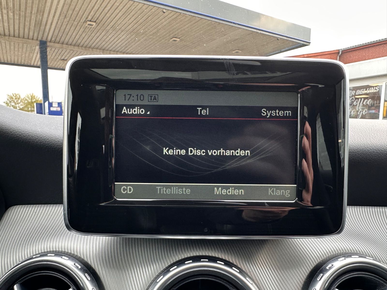 Fahrzeugabbildung Mercedes-Benz GLA 220 CDI Urban DCT AHK/Pano/SHZG/STANDHZG/GRA