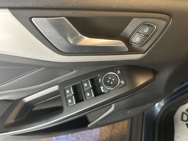 Ford Focus  Turnier Cool & Connect Automatik