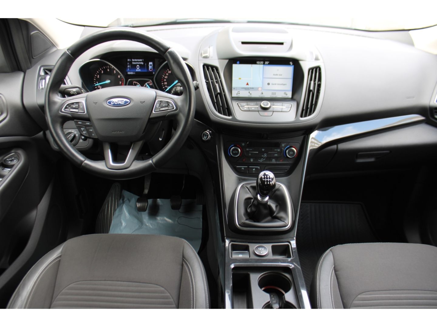 FORD Kuga 1.5 1,5 EcoBoost 2x4 Titanium Navi AHK WiPa - Image 12