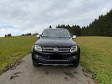 Volkswagen Amarok - Volkswagen Amarok: Schwarz
