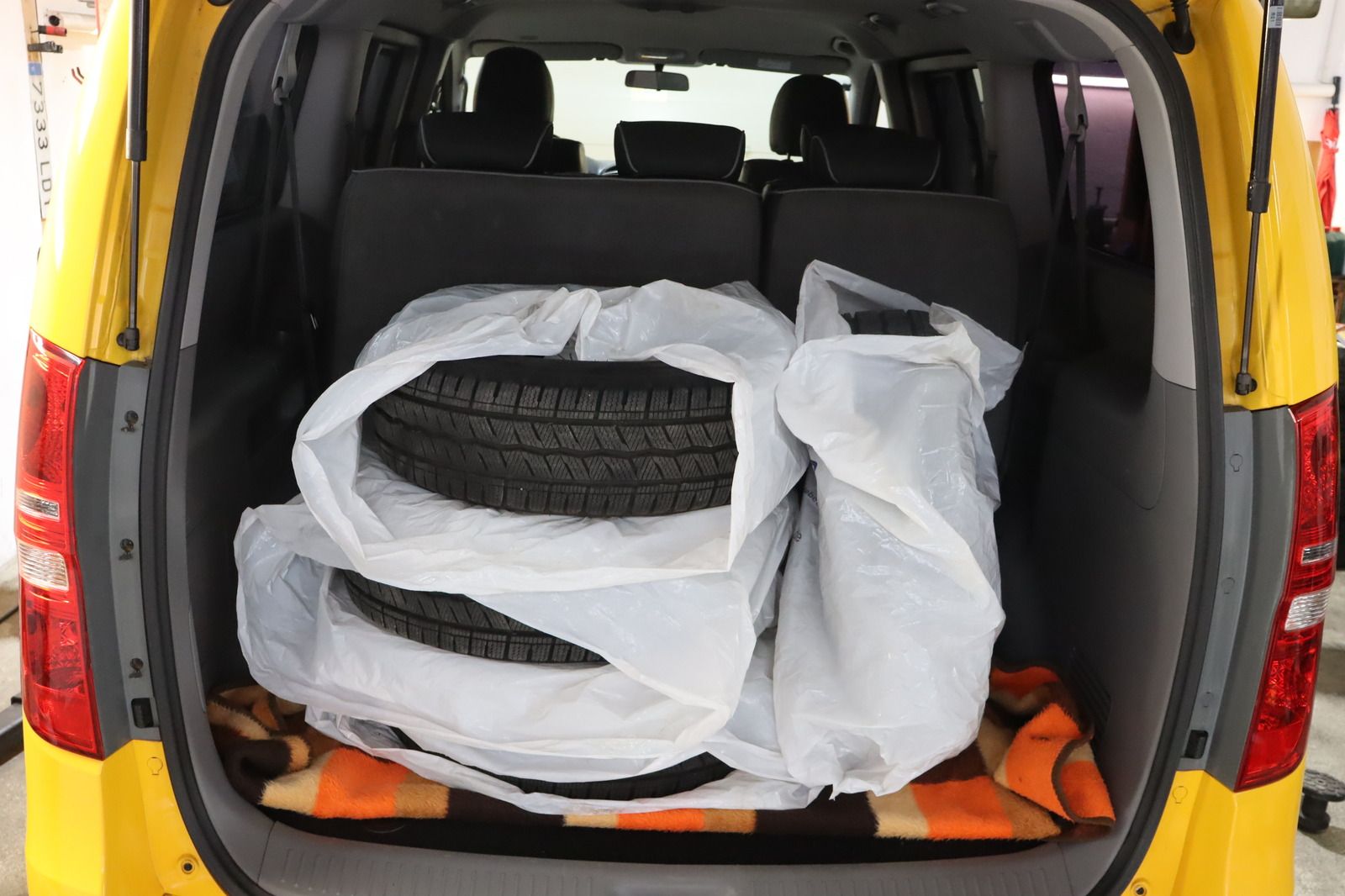 Fahrzeugabbildung Hyundai H-1 2.5CRDi Starex * RFK * Lenkradhzg. * Navi