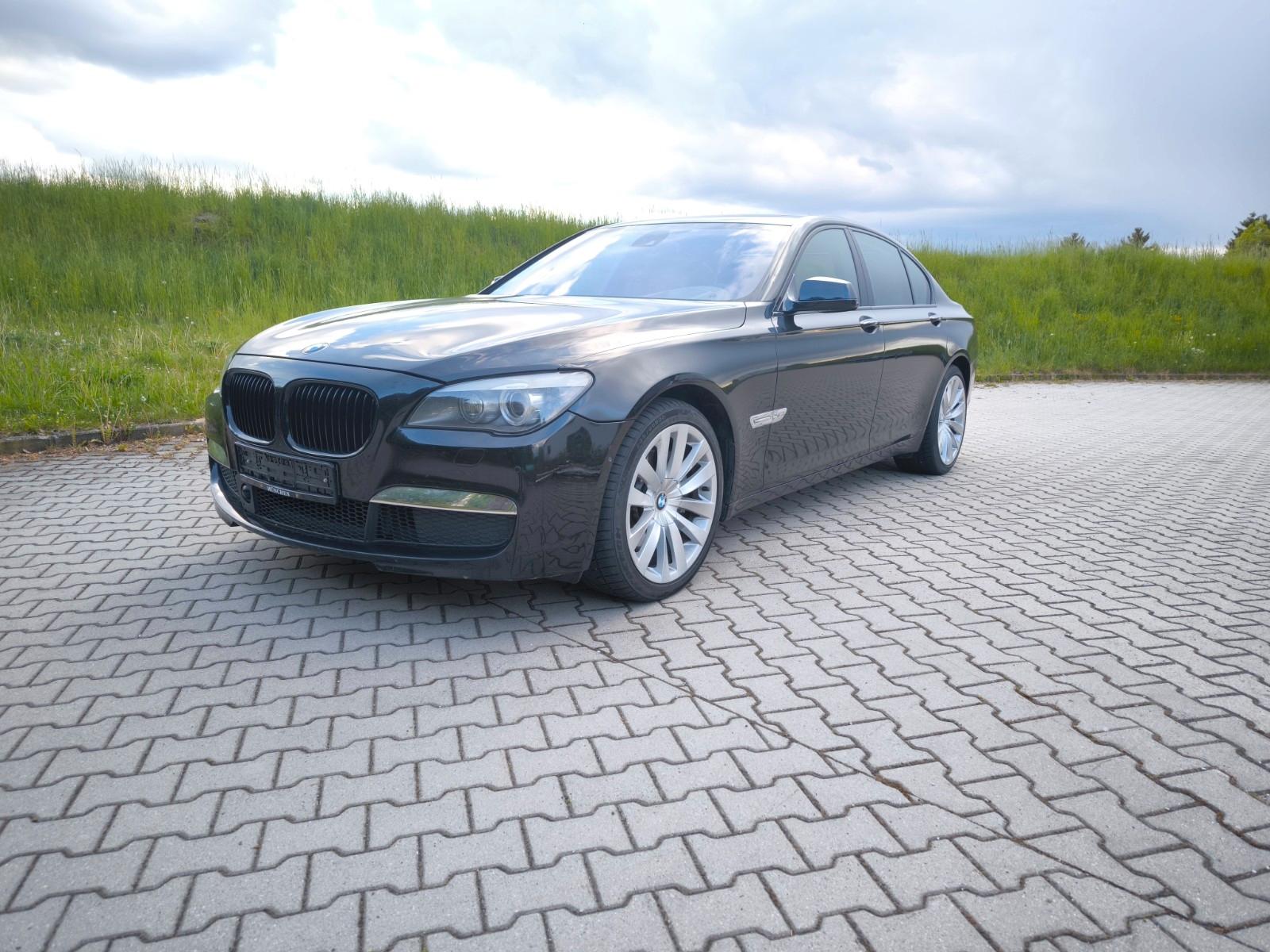 BMW 750i xDrive*M-PAKET*HEADUP*SOFTCLOSE*UVM