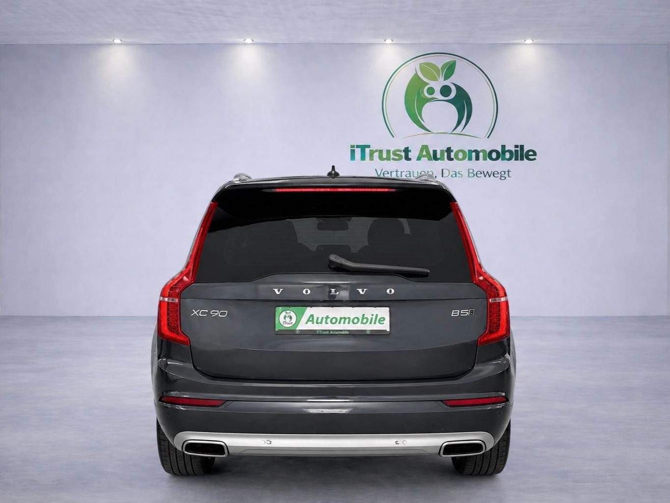 Volvo XC90 Momentum Pro AWD CAM 7-STZ PANO ACC HARMAN/