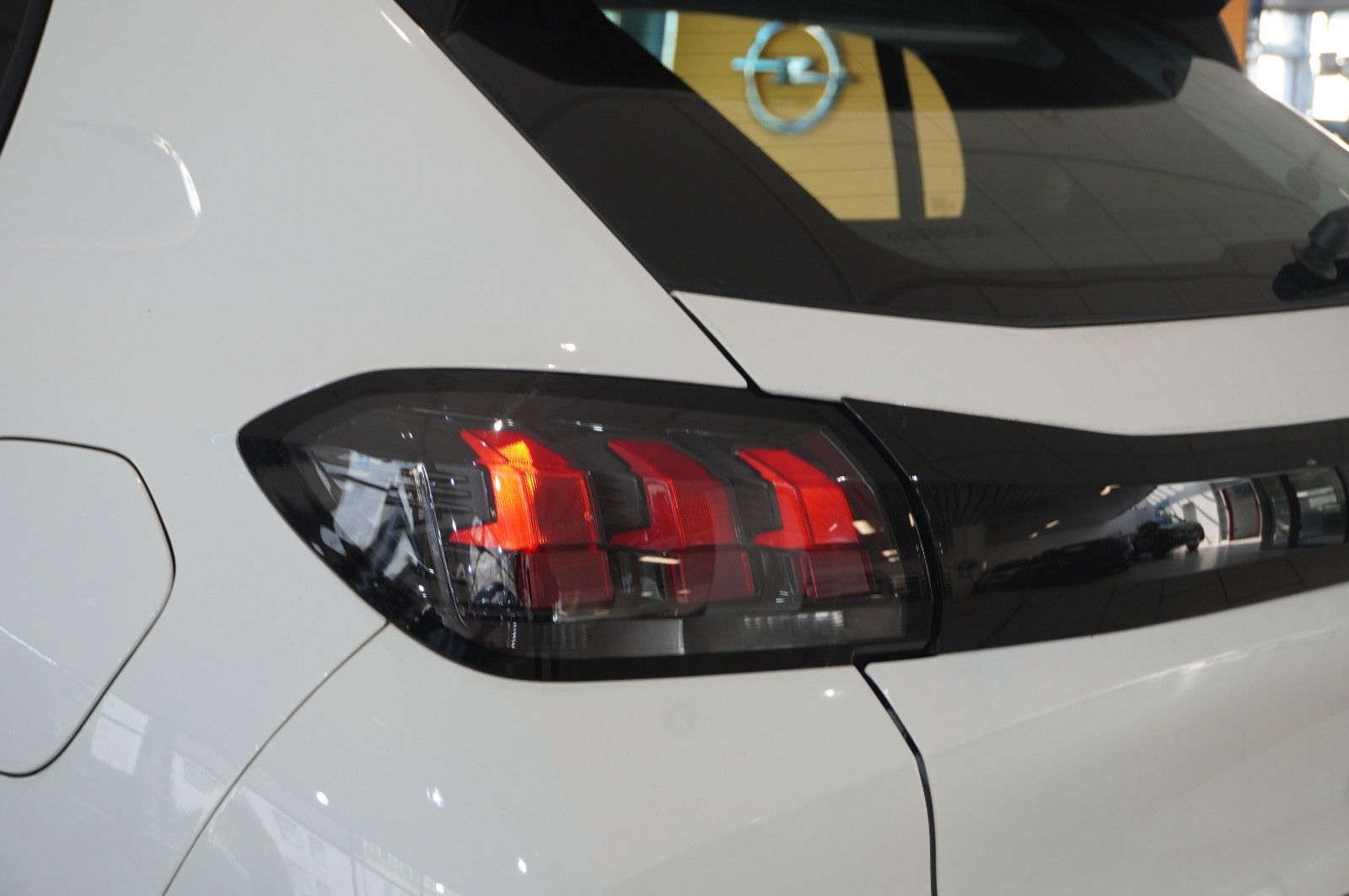Fahrzeugabbildung Peugeot 208 1.5 HDI ACTICE NAVI/LED/SHZ/PDC/SPORT/TEMP.