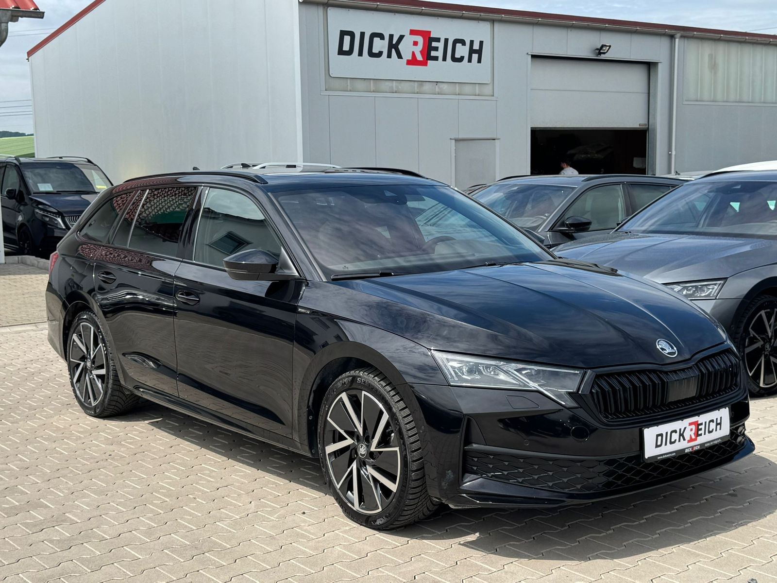 Fahrzeugabbildung SKODA Octavia 2.0 DSG Sportline MATRIX*PANO*CANT.*5J.G