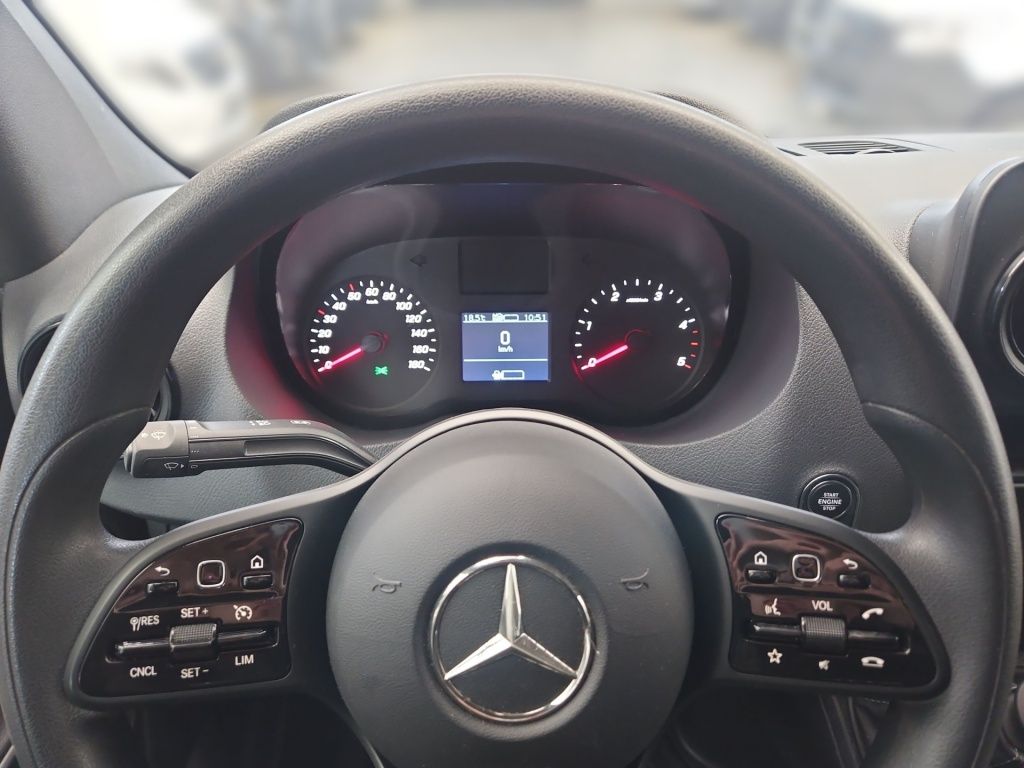 Fahrzeugabbildung Mercedes-Benz Sprinter 317 Kasten L2H2 3,5tAHK Schwingsitz SHZ