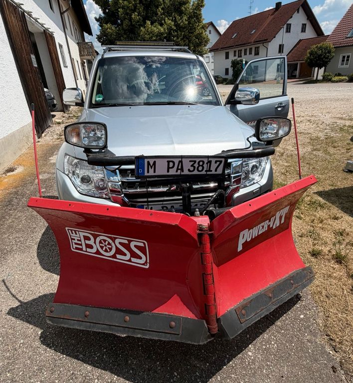 Image of Mitsubishi Pajero