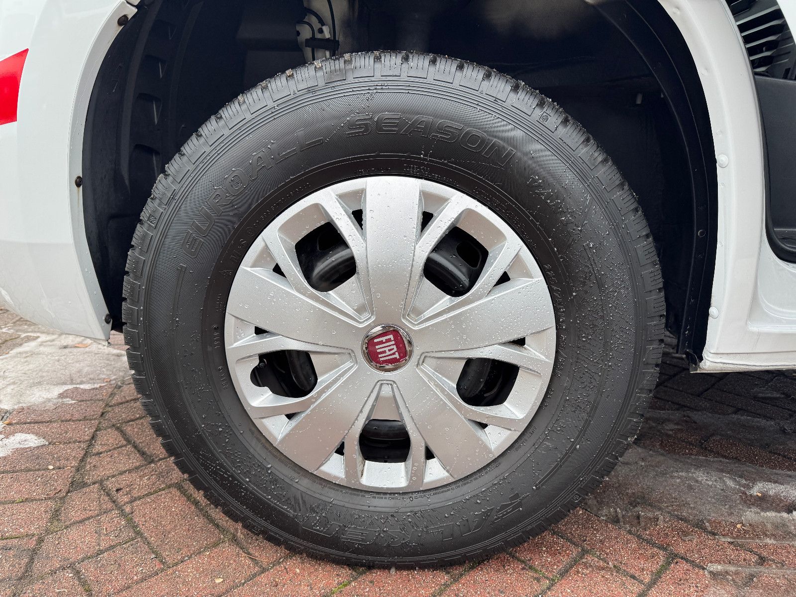 Fahrzeugabbildung Sunlight T69 L PANORAMA DACHKLIMA SAT NAVI QUEENSBETT WC+