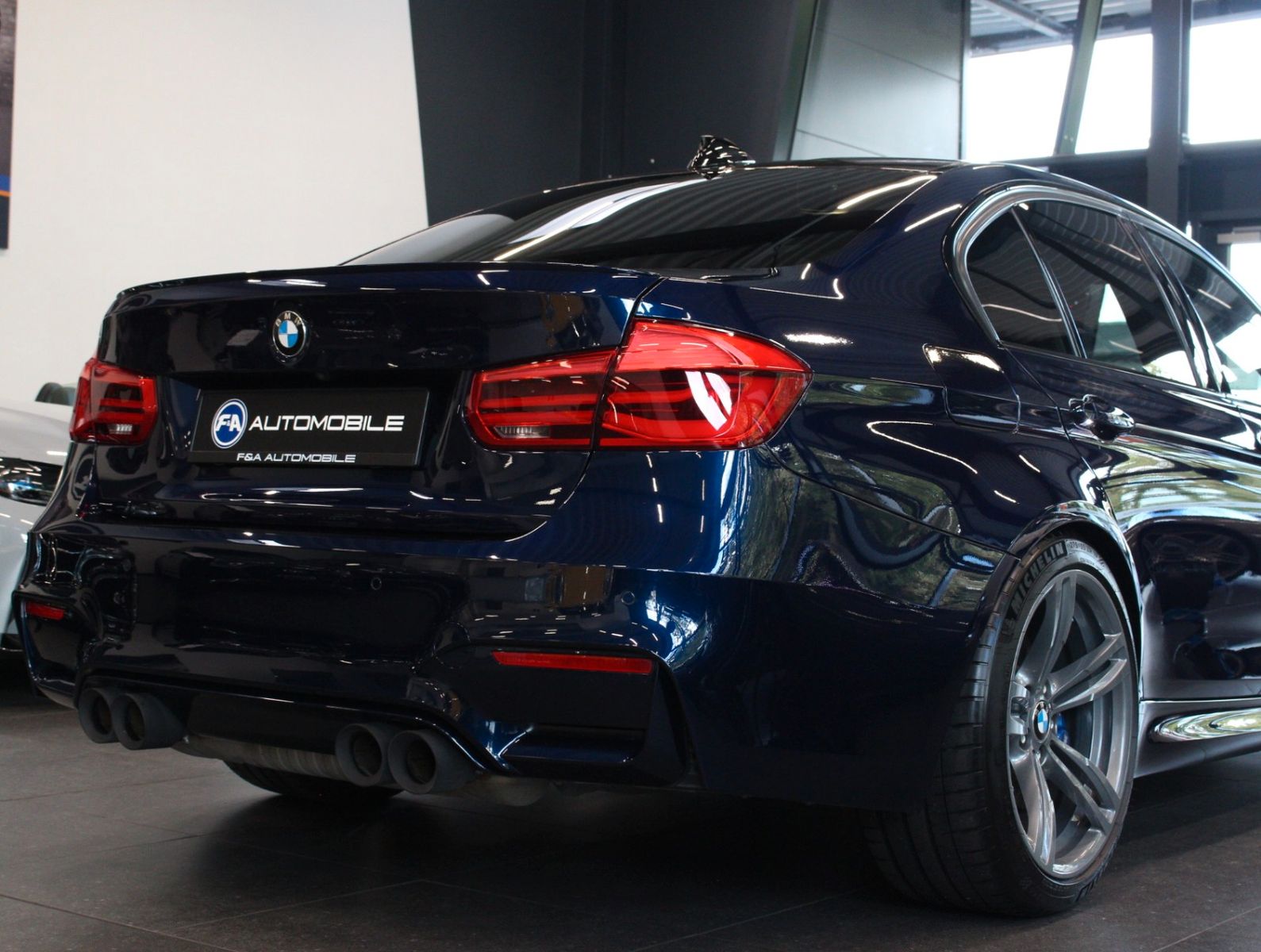 Fahrzeugabbildung BMW M3 LCI Tansanitblau*H&K*HUD*DE*TOP