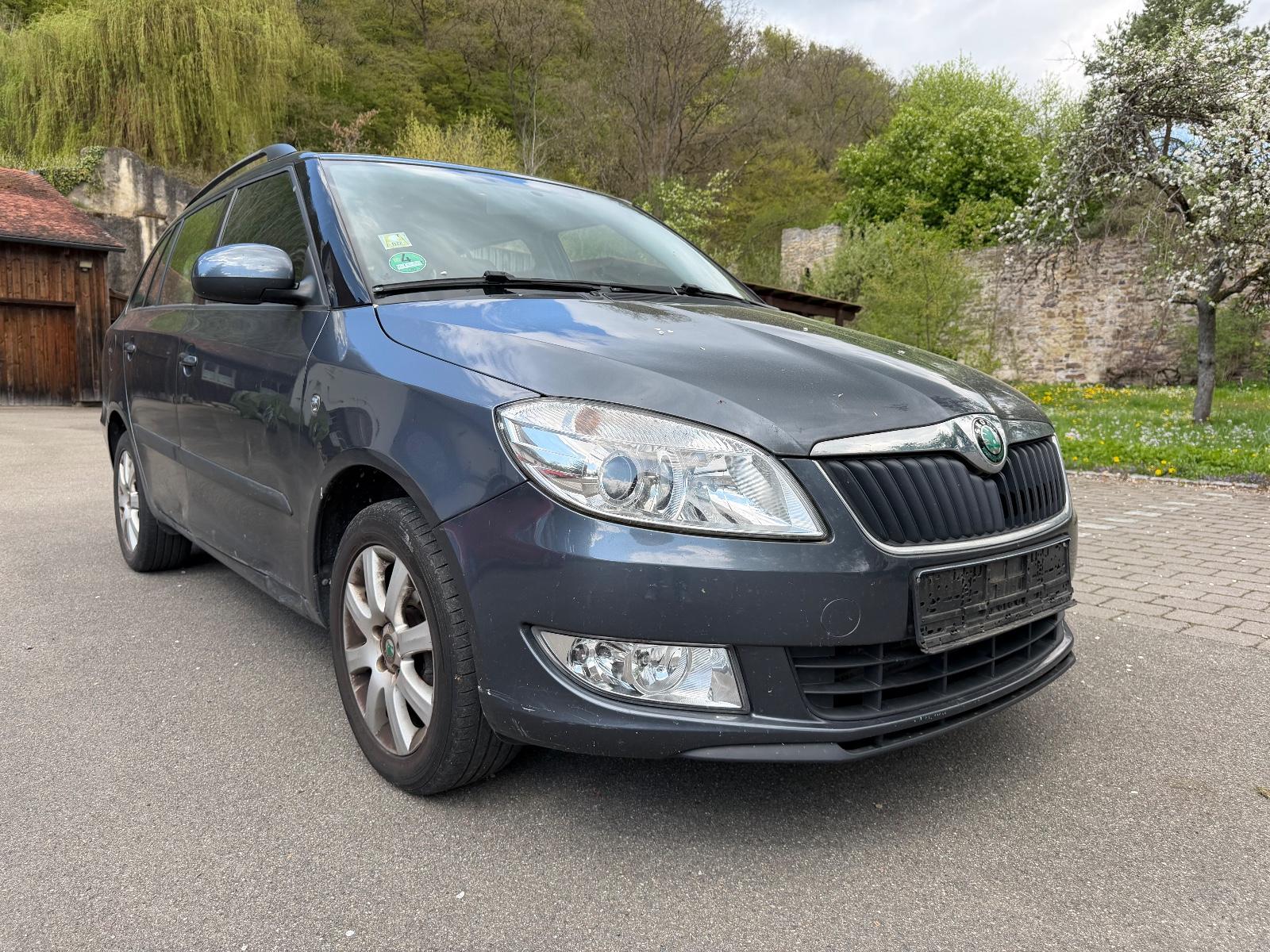Skoda Fabia 1.6 TDI Combi Elegance / Klimaautom. / PDC
