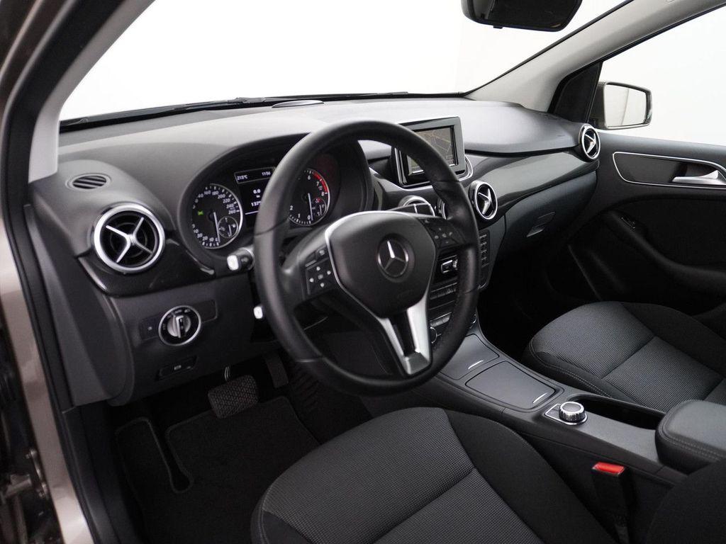 Mercedes-Benz B 180 Ambition