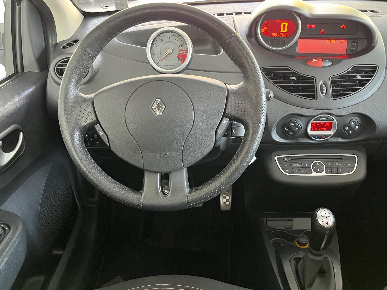 Renault TWINGO SPORT 1,6 133PS 1.HAND PANORA. KLIMAAUTO!