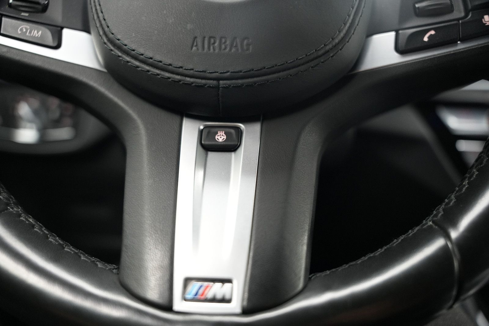 Fahrzeugabbildung BMW X4 M40 /HUD/LED/AHK/Leder/HUD/Ambiente/360°Cam/